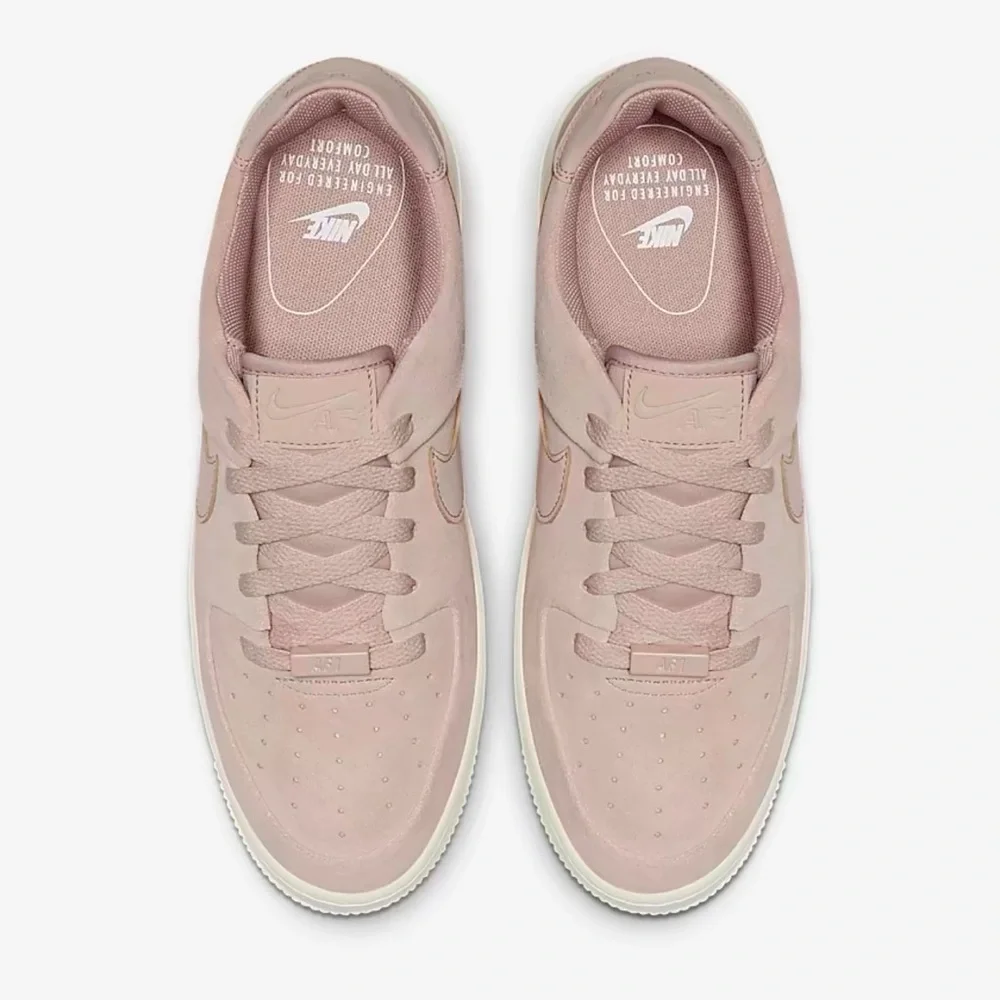 Nike WMNS Air Force 1 Sage Low Platform Sneakers Particle Beige/Phant AR5339-201